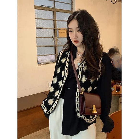 Boho Women Sweater Vest Waistcoat - Picture 3 of 8